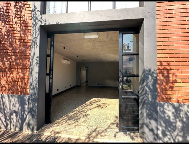48M² OFFICE TO LET IN ROOIHUISKRAAL NORTH